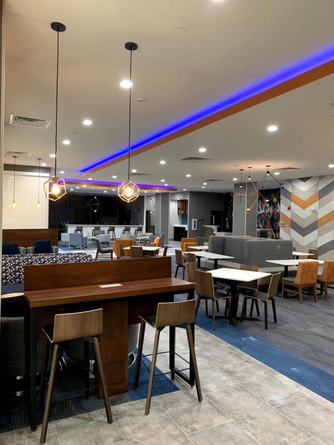 La Quinta Inn & Suites By Wyndham Louisville Ne - Old Henry Rd Ngoại thất bức ảnh