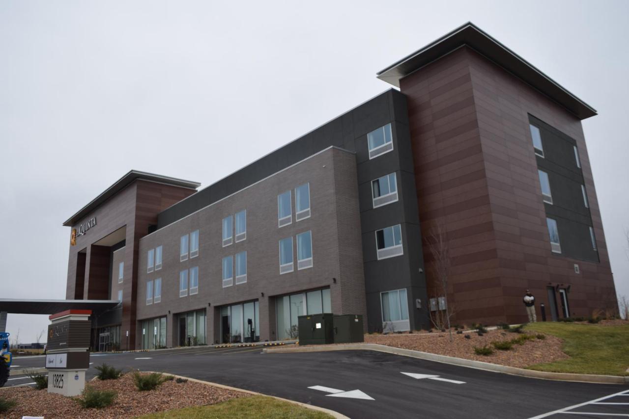La Quinta Inn & Suites By Wyndham Louisville Ne - Old Henry Rd Ngoại thất bức ảnh