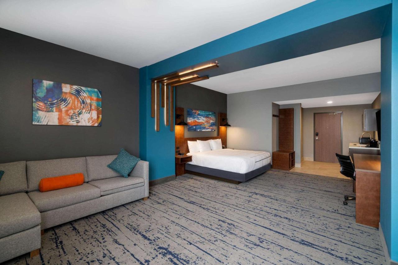 La Quinta Inn & Suites By Wyndham Louisville Ne - Old Henry Rd Ngoại thất bức ảnh