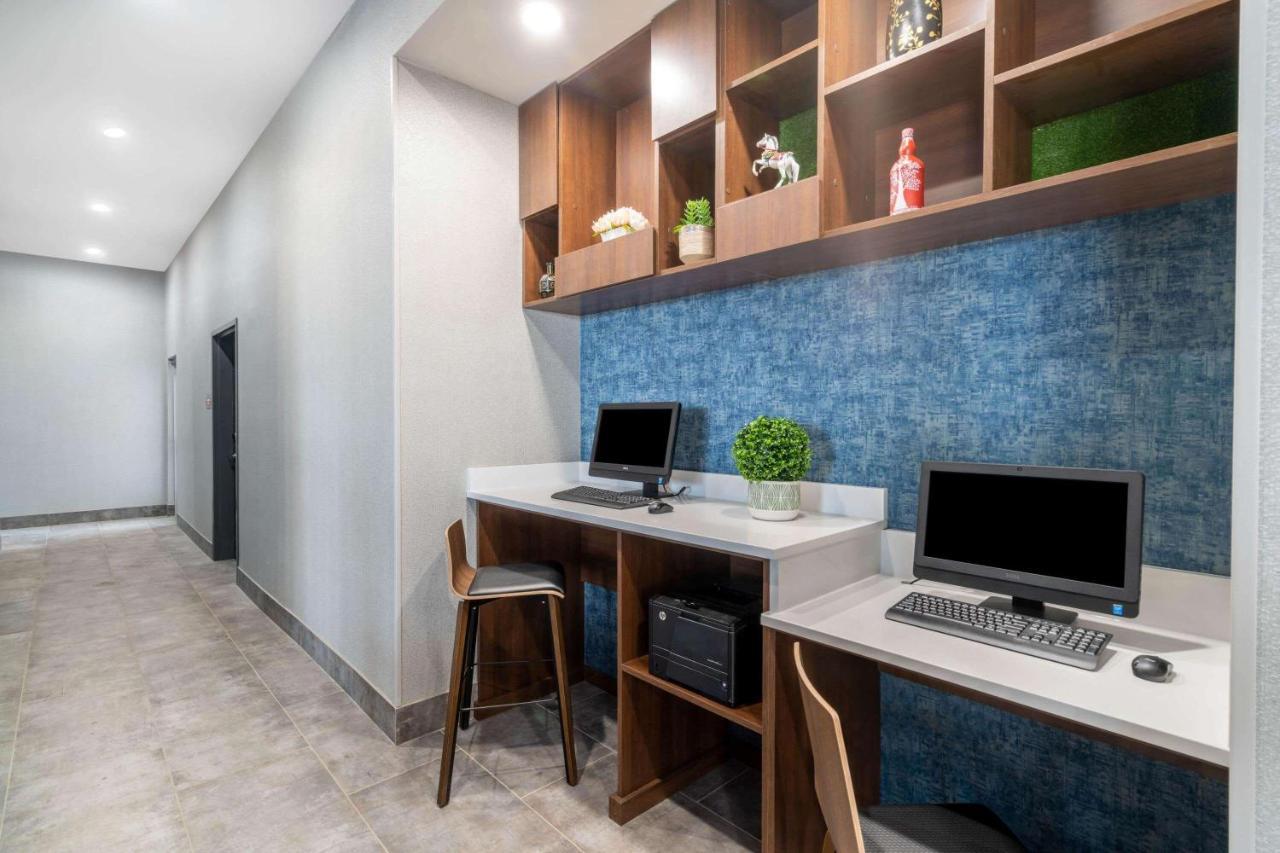 La Quinta Inn & Suites By Wyndham Louisville Ne - Old Henry Rd Ngoại thất bức ảnh