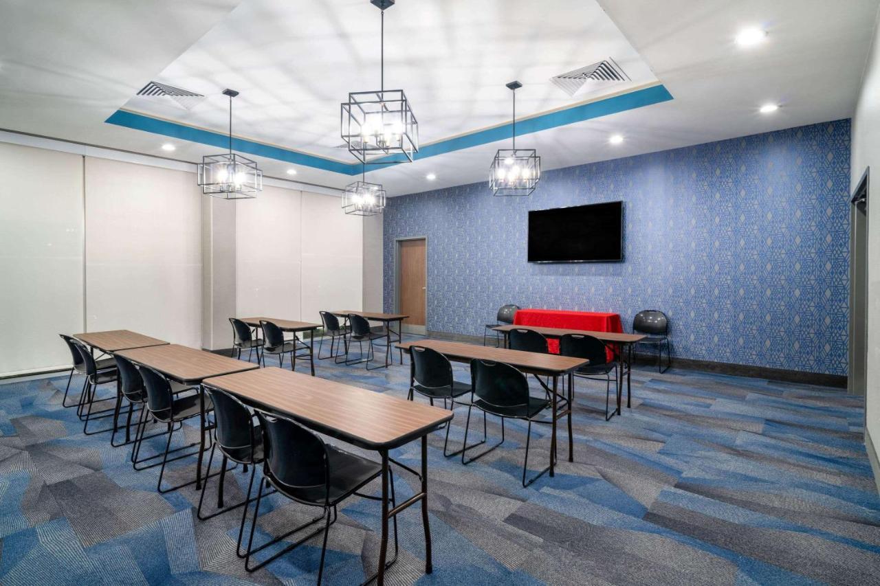 La Quinta Inn & Suites By Wyndham Louisville Ne - Old Henry Rd Ngoại thất bức ảnh